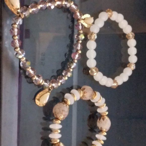 Hand Charm Stretch Bracelet Set - Picture 2 of 4